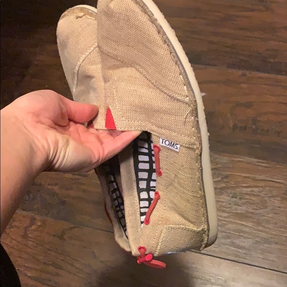 Toms - Picture 3 of 4